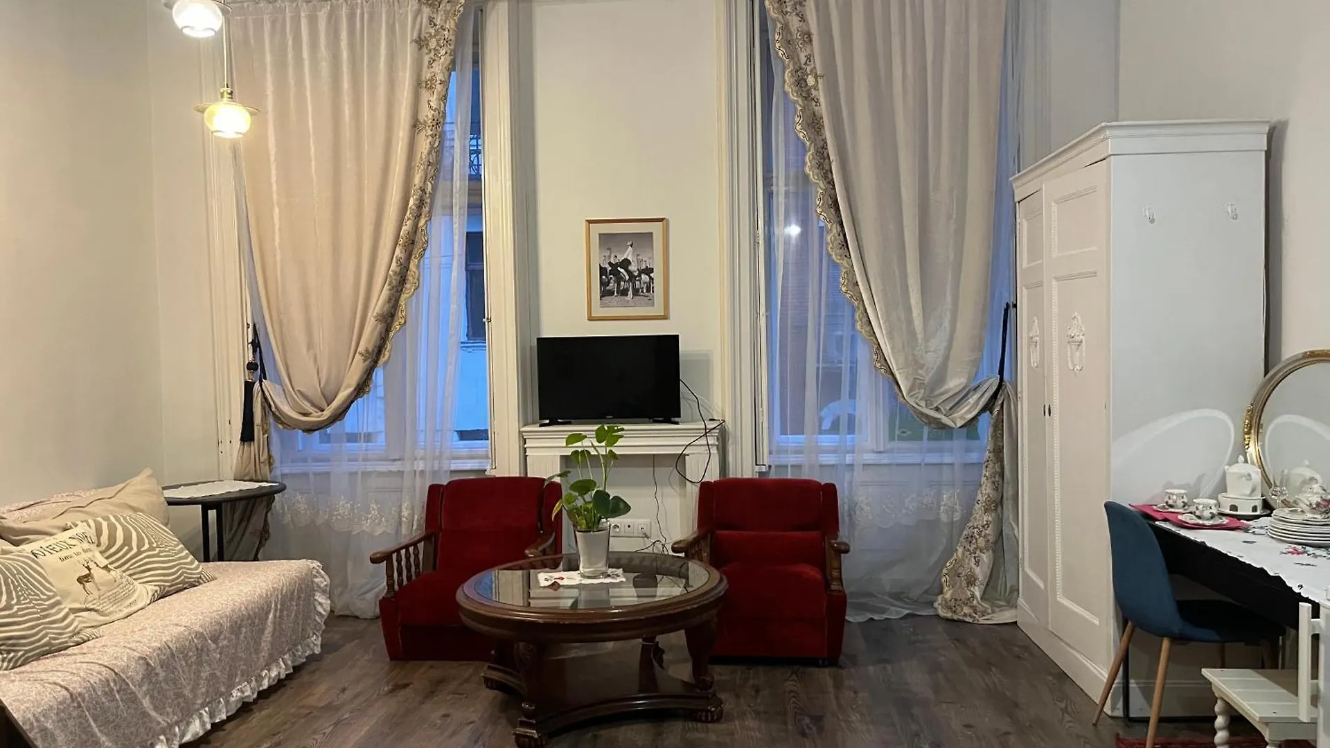 Oktogon Modern Apartment Будапешт